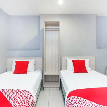 Oyo 325 Damansara Inn Petaling Jaya Eksteriør bilde